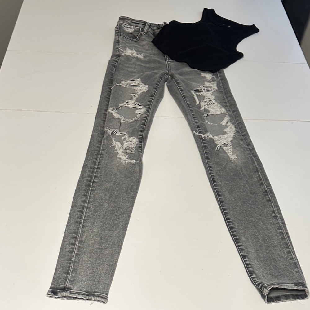 American Eagle Outfitters Gray Distressed Skinny Jeans